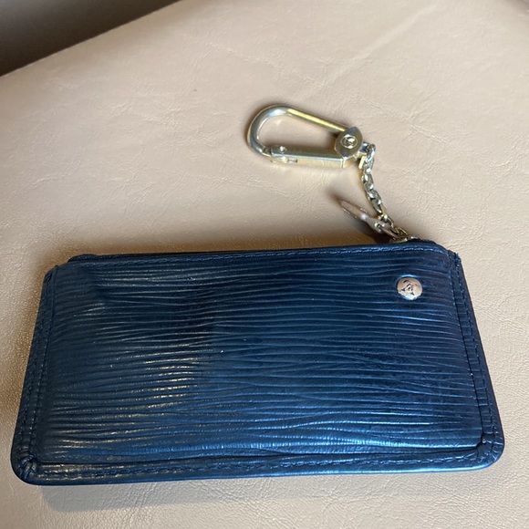 Louis Vuitton Zip Card Key Case, Black Epi Leather, Preowned , CA0063 - Picture 4 of 15